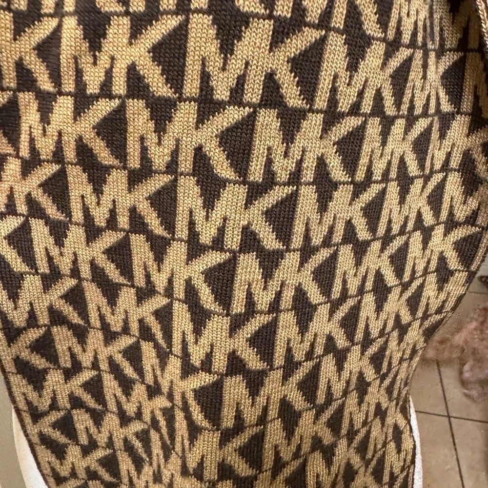Michael Kors MK Logo Scarf Brown Tan Reversible Knit Winter Fall Wrap